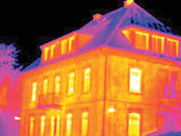 Termal kameralar, merkezi ısıtma-soğutma sistemlerinde, sanayi tipi iklimlendirme çözümlerinde onarım noktalarını ve sorun kaynaklarını kolayca belirlemenizi sağlar.